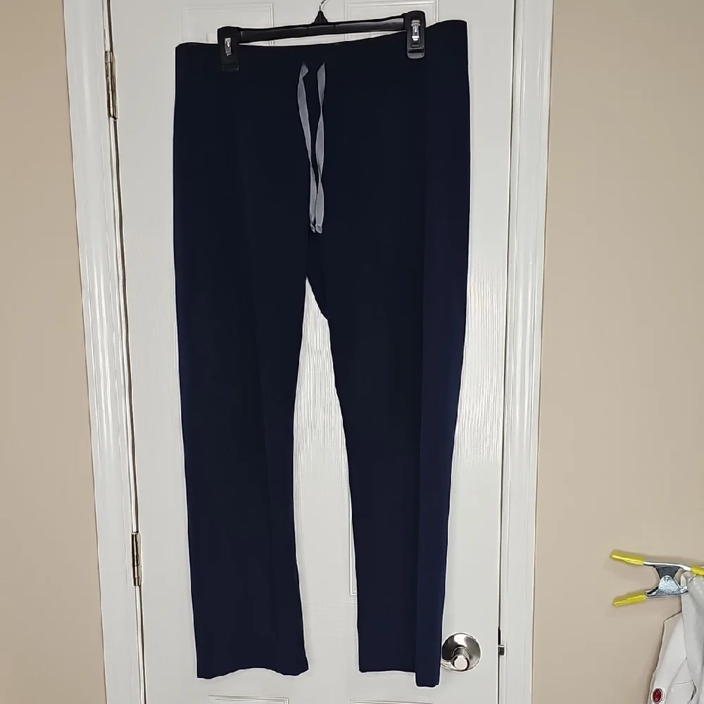 Figs Men's Navy Scrubs LARGE‎